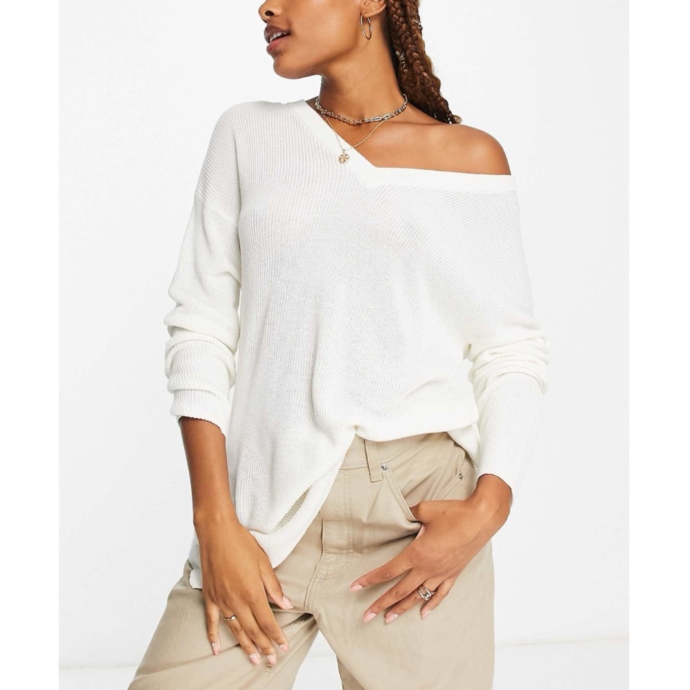 Vero Moda Longline V-neck Sweater in White size L